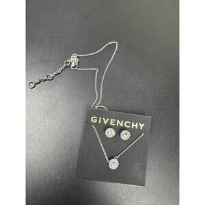 🔥 GIVENCHY Crystal Halo Necklace & Stud Earrings Set – New on Card